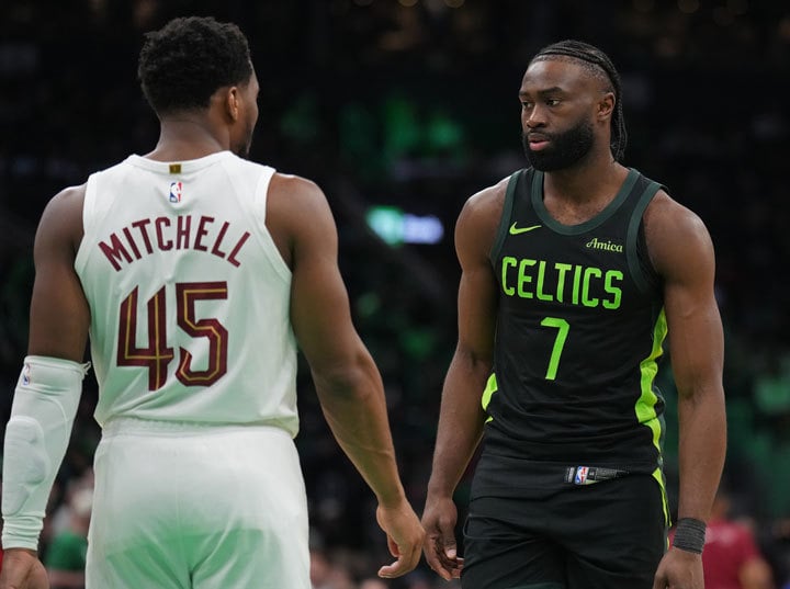 دونوفان ميتشل، جايلين براون