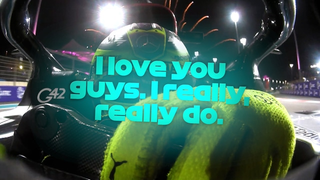 يجب مشاهدته: استمع إلى راديو هاميلتون العاطفي وهو يعبر الخط في سباقه الأخير مع مرسيدس