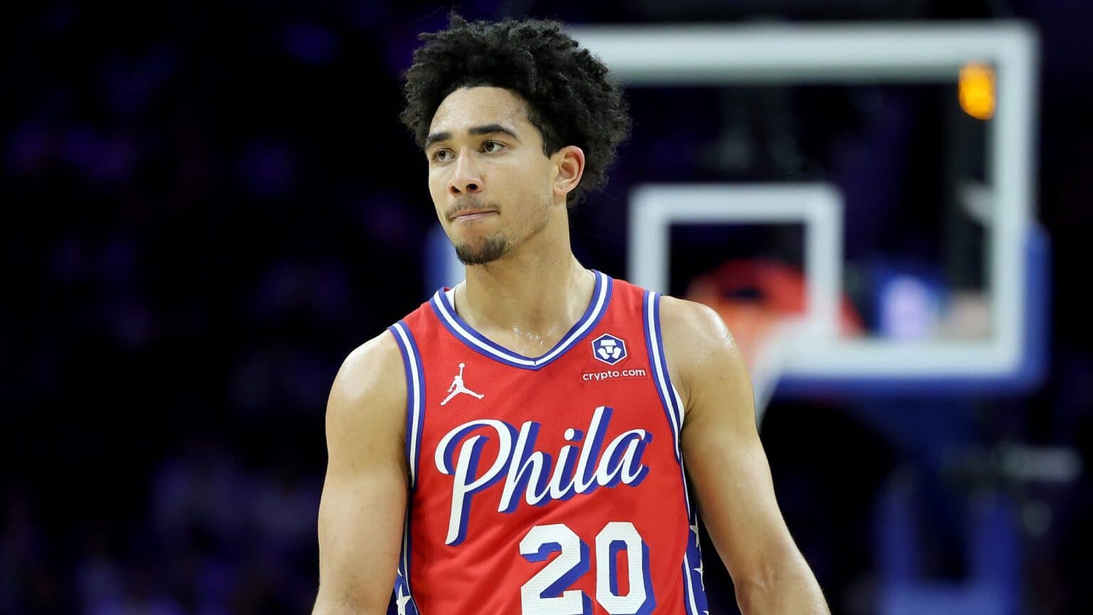تم السماح لجاريد ماكين من فريق Sixers بالظهور لأول مرة في الموسم