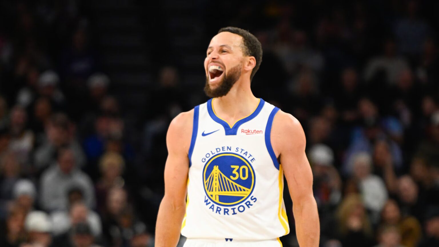 يتصدر ستيفن كاري الطريق بين قمصان NBA الأكثر مبيعًا في موسم 2025-2026