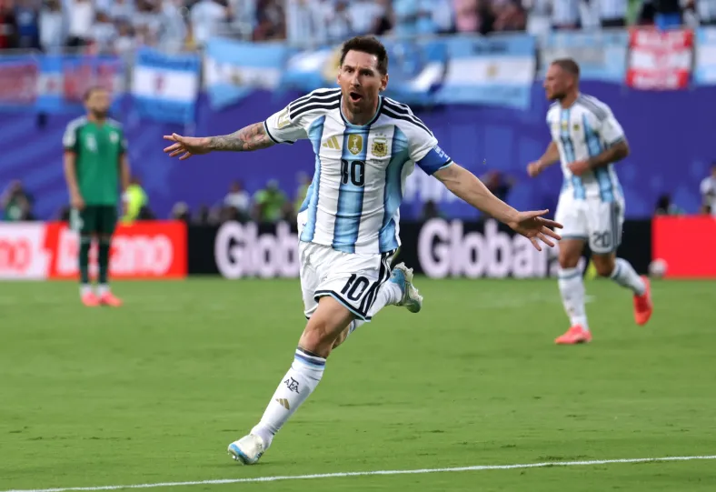 ثلاثية ميسي تقود الأرجنتين للفوز على الجزائر في كأس العالم | أخبار كأس العالم 2026 | الجزيرة